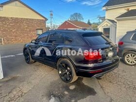 2017 Bentley Bentayga #2