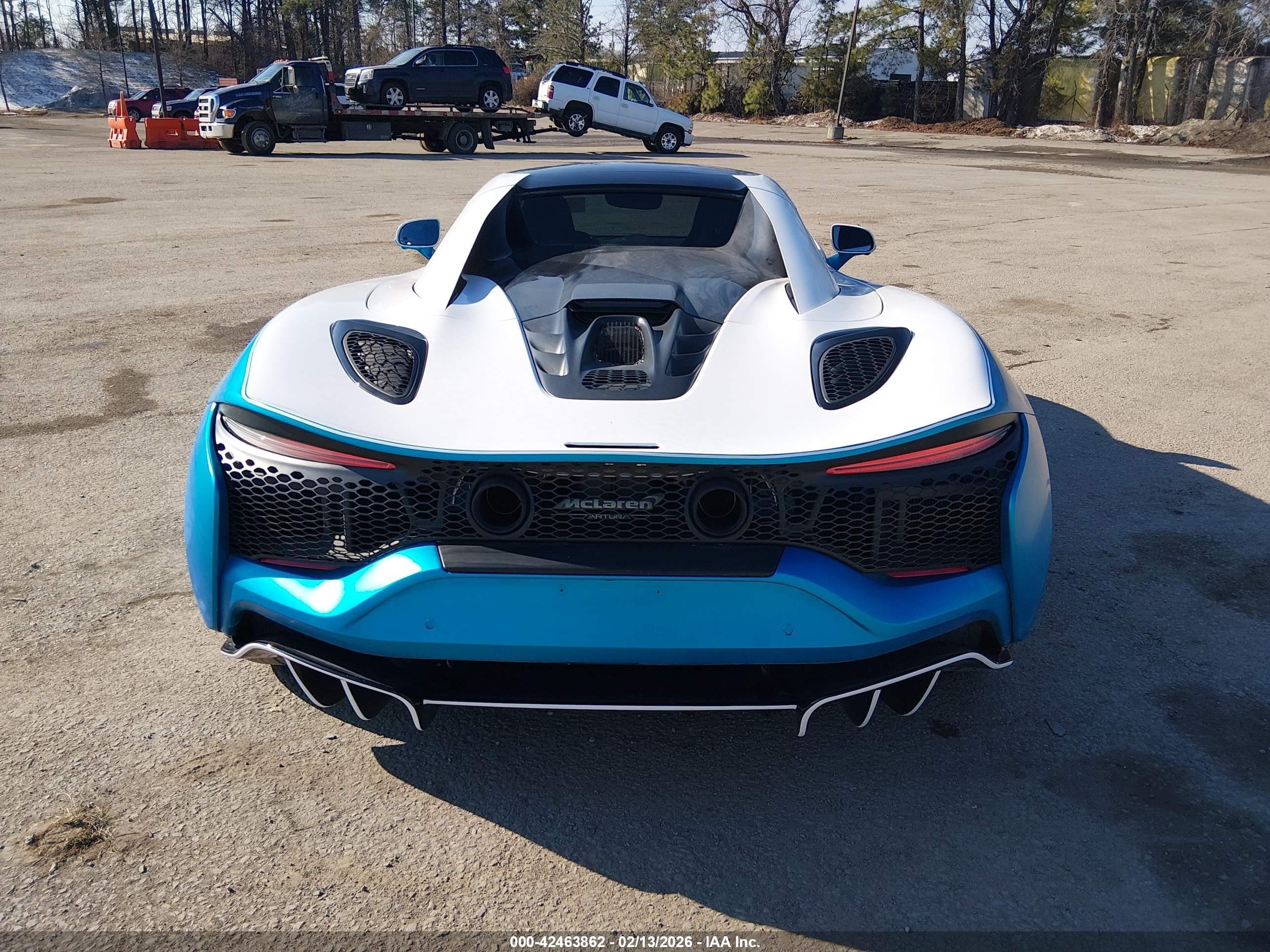 2025 McLaren #16