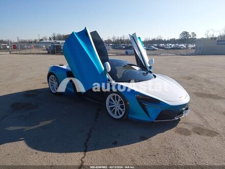 2025 McLaren #18